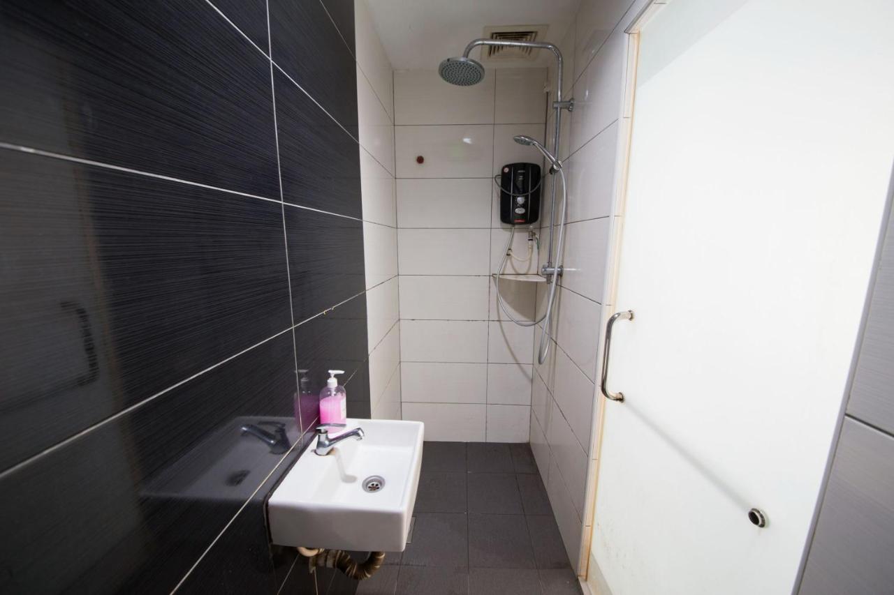 Golden Pearl Hotel Near Universiti Tun Hussein Onn Malaysia Uthm Batu Pahat Exterior foto